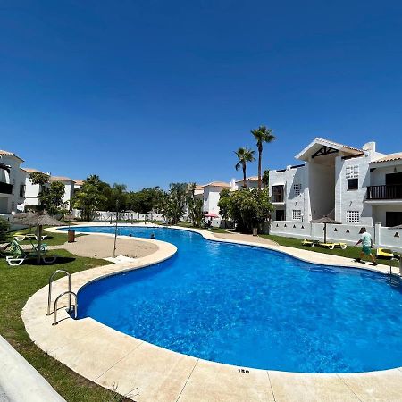 Quiet & Spacious Apt @ Golf Course W/ Roof Terrace San Roque  Exteriör bild