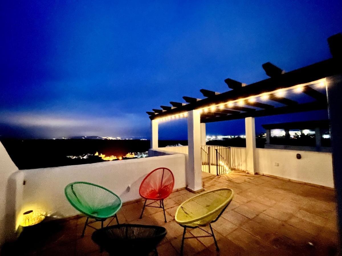 Quiet & Spacious Apt @ Golf Course W/ Roof Terrace San Roque  Exteriör bild
