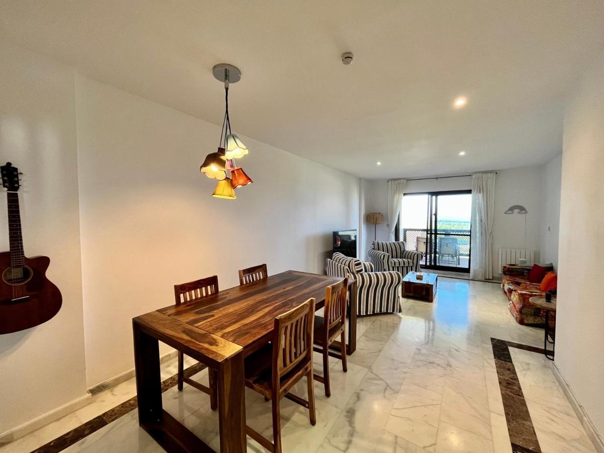 Quiet & Spacious Apt @ Golf Course W/ Roof Terrace San Roque  Exteriör bild